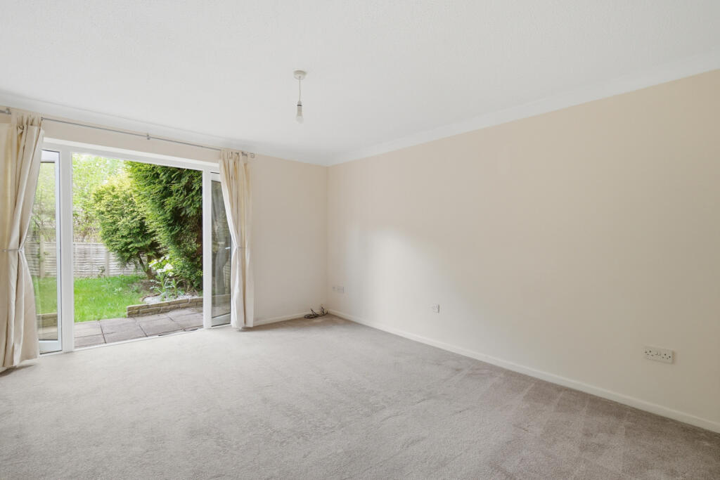 House in East Hertfordshire, Thorley Park, Bishop's Stortford - View 2