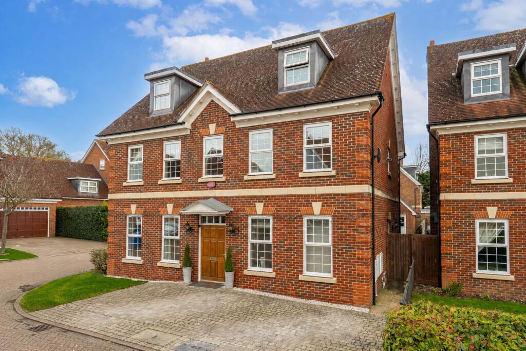 Main image of property: Brook Farm Close, Bishop's Stortford, Hertfordshire, CM23