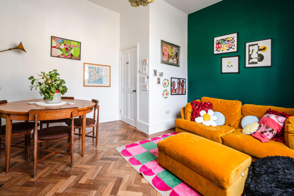 Apartment in London - More