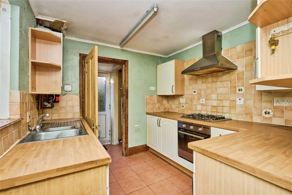 Alvington Road, Newport, Isle of Wight, PO30 photo 4