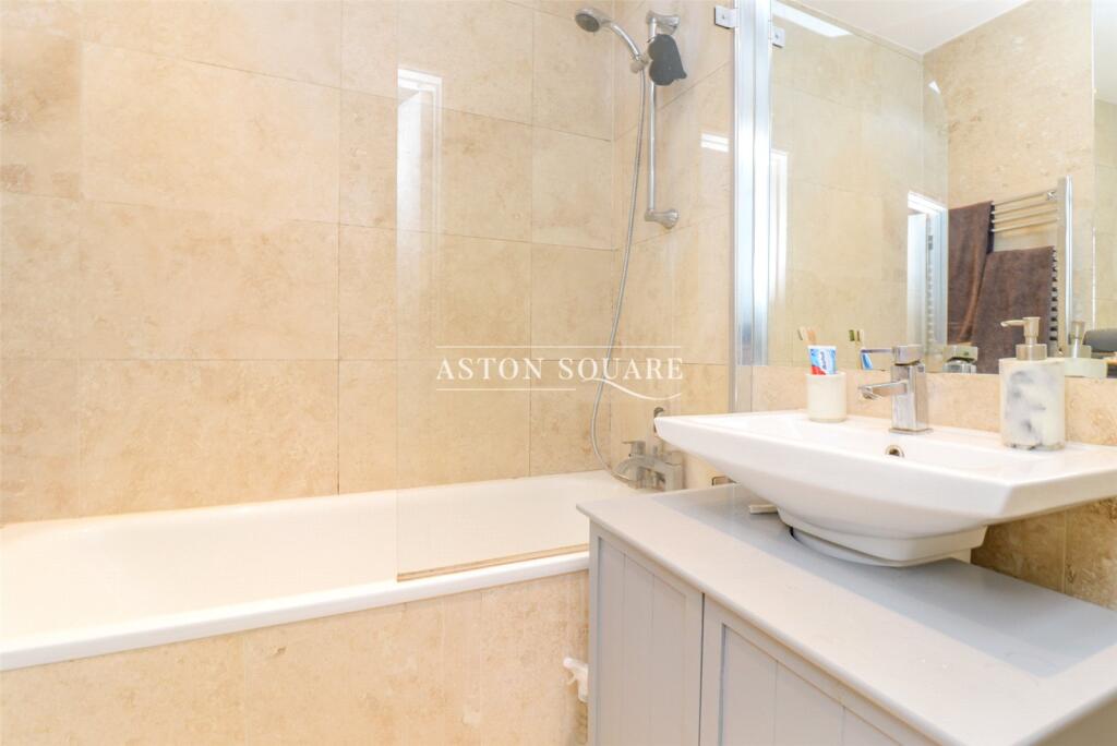 Apartment in London - View 3
