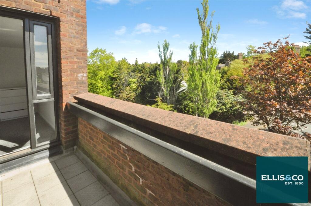 Apartment in London - View 4