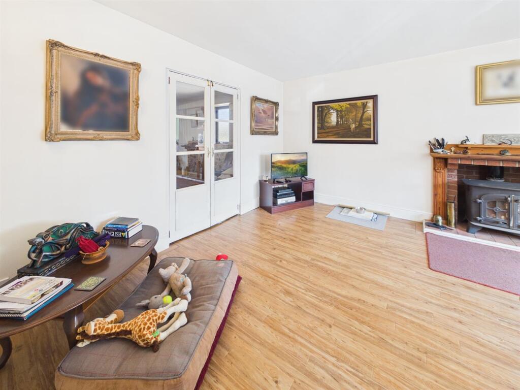 House in Lincoln - View 5