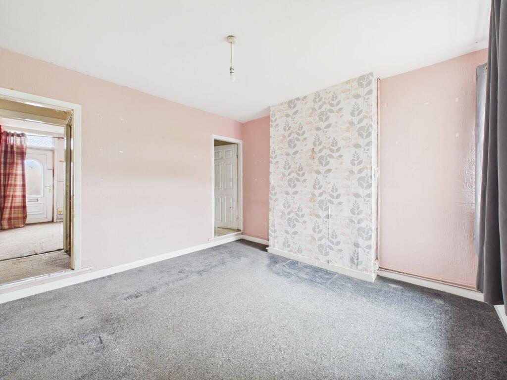 House in Sutton-in-Ashfield, Eastfield Side, Dalestorth - View 5
