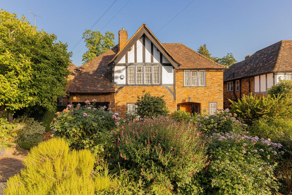 Edmunds Walk, London, N2 photo 4