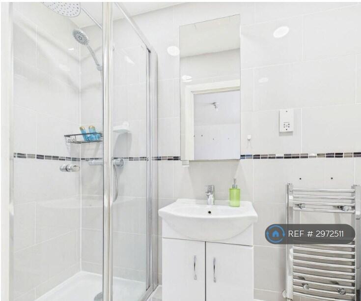 Apartment in Watford - More