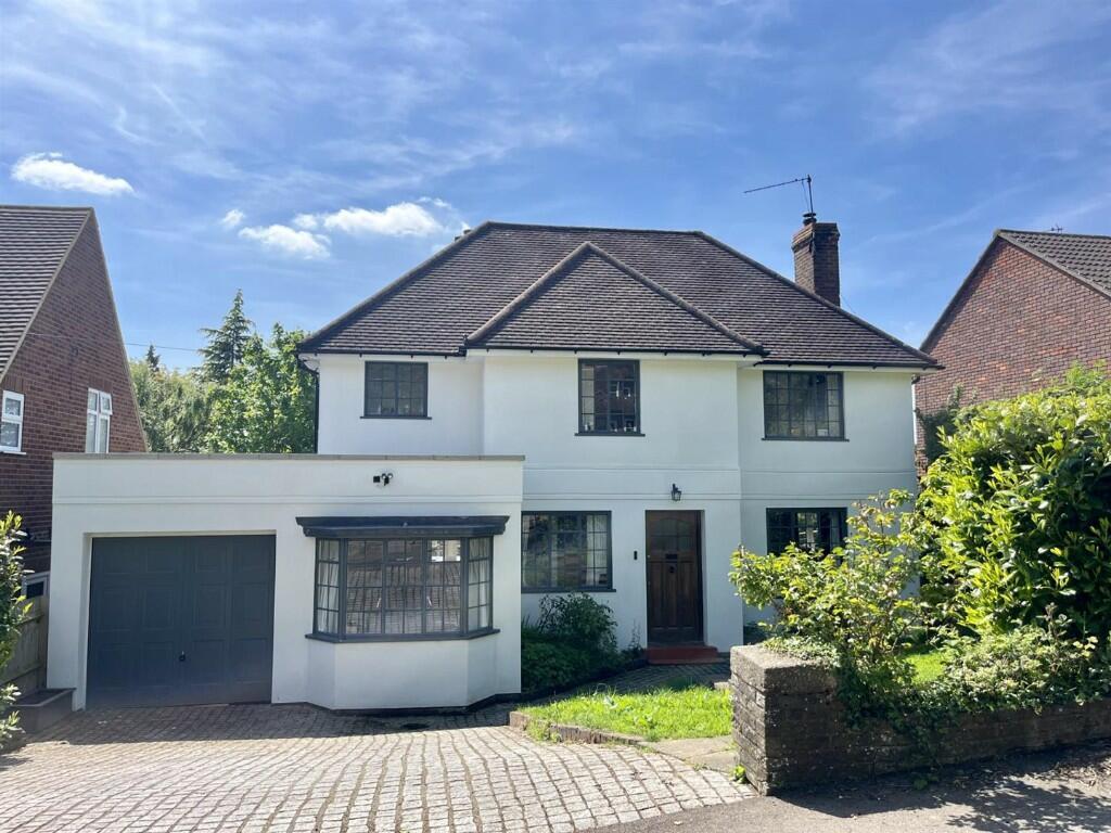 Castle Hill Avenue, Berkhamsted, HP4 photo 2