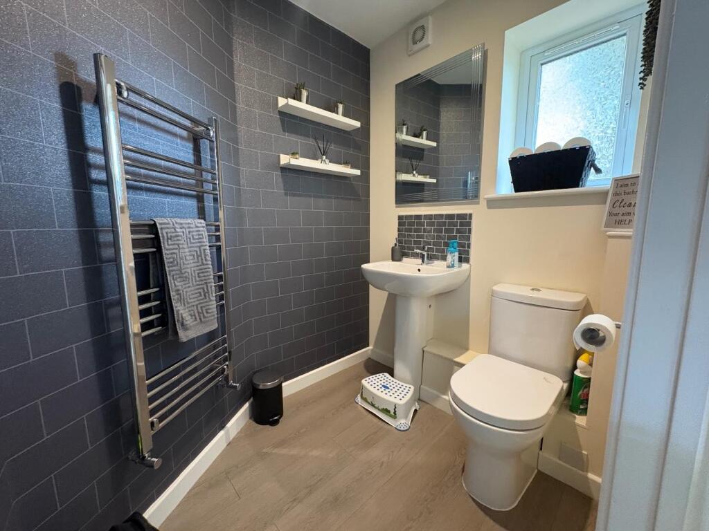 House in Desborough, North Northamptonshire - More