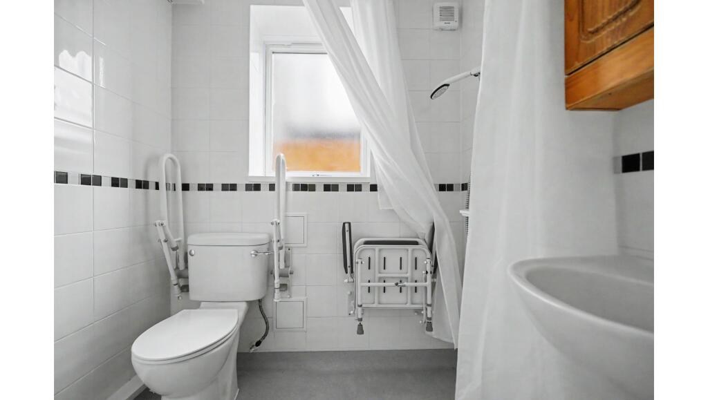 16A Fountain Road, Tooting, London, SW17 photo 4
