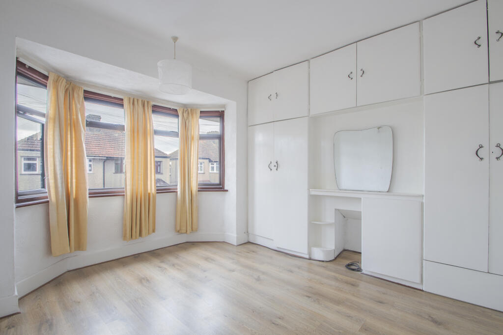 House in London, Crook Log, Welling - More