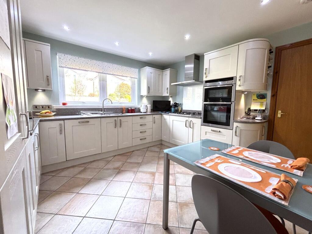 5 Rose Tay Court, Dunfermline photo 3