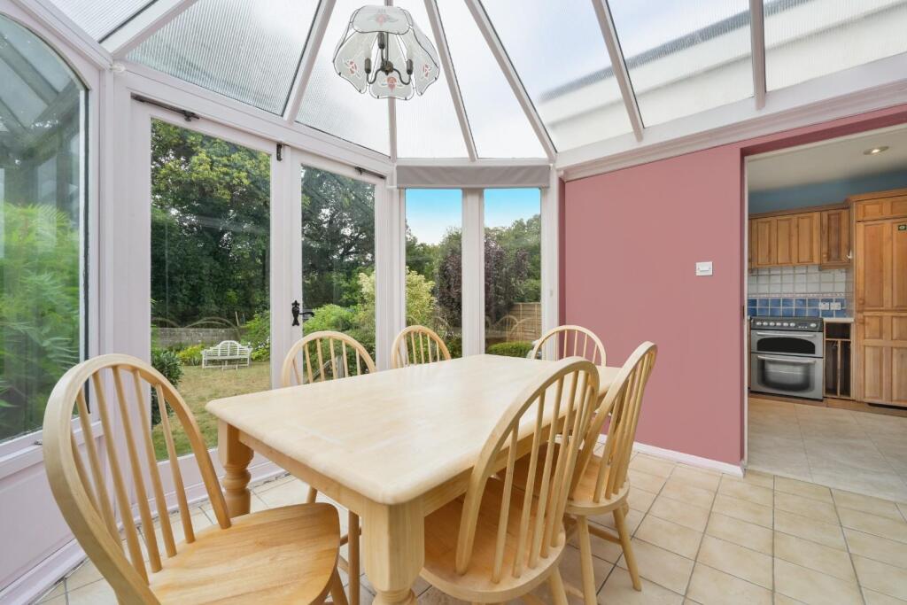 House in Sutton - View 5