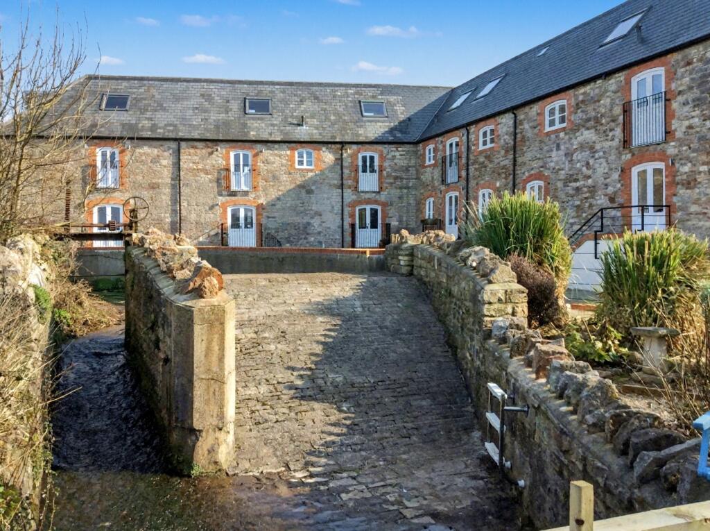 Additional image 24 of Wells