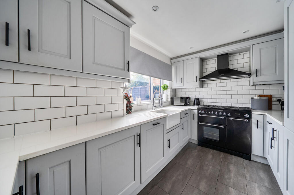 House in Maidenhead, Cox Green - View 4
