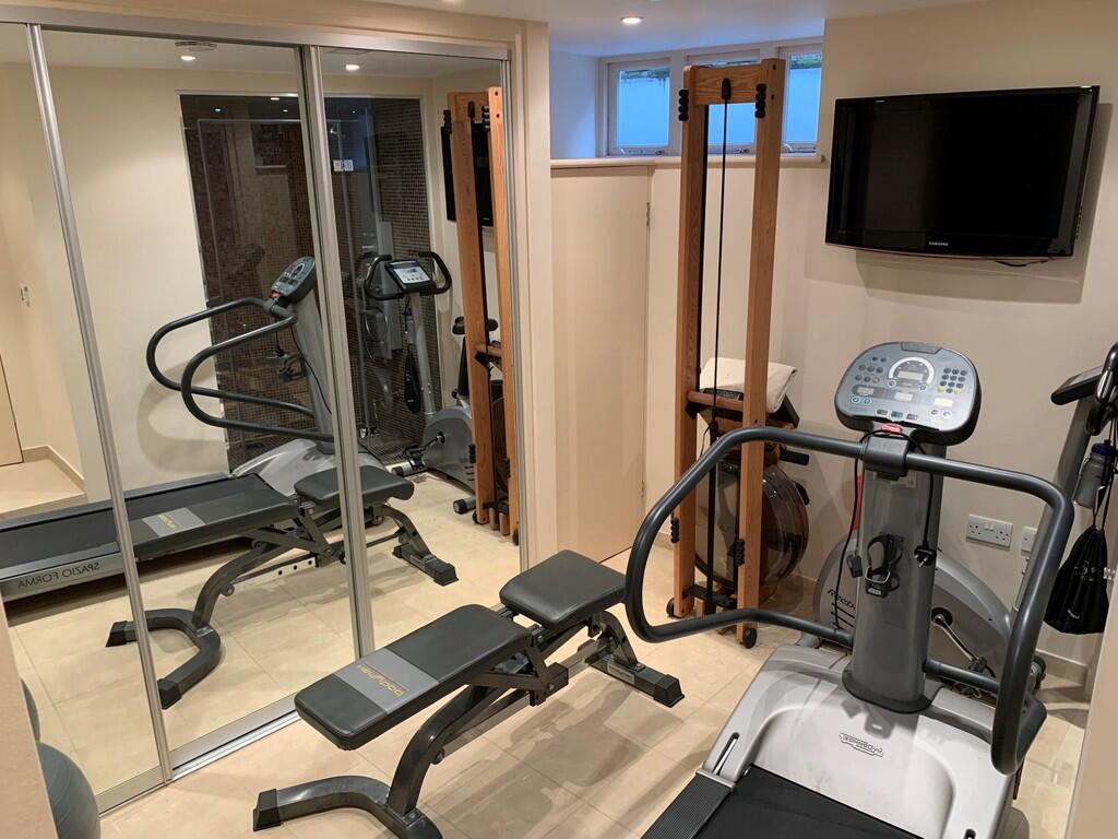 4 bedroom terraced house for rent