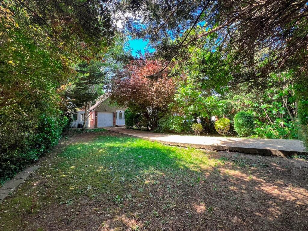 Park Way, West Molesey, KT8 photo 2