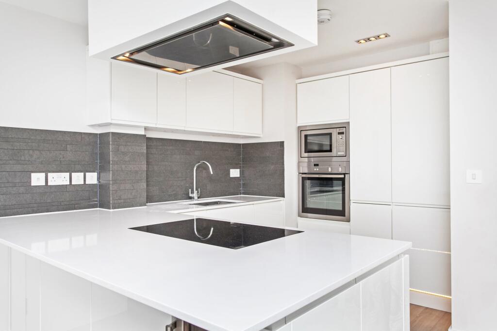Apartment in Winchester, Hampshire - View 3