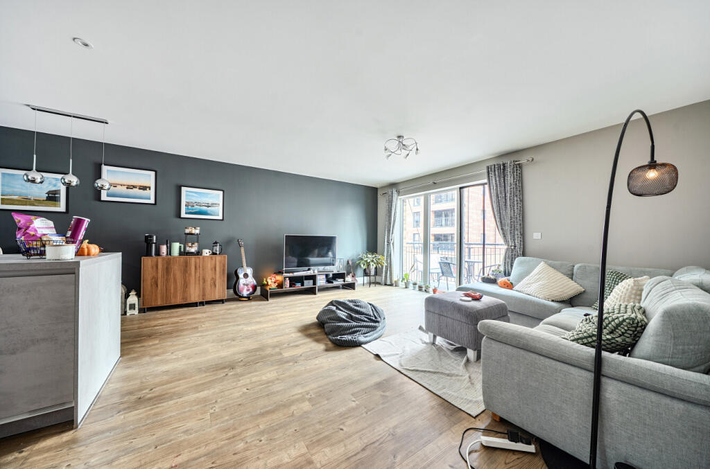 Apartment in Southampton - View 4