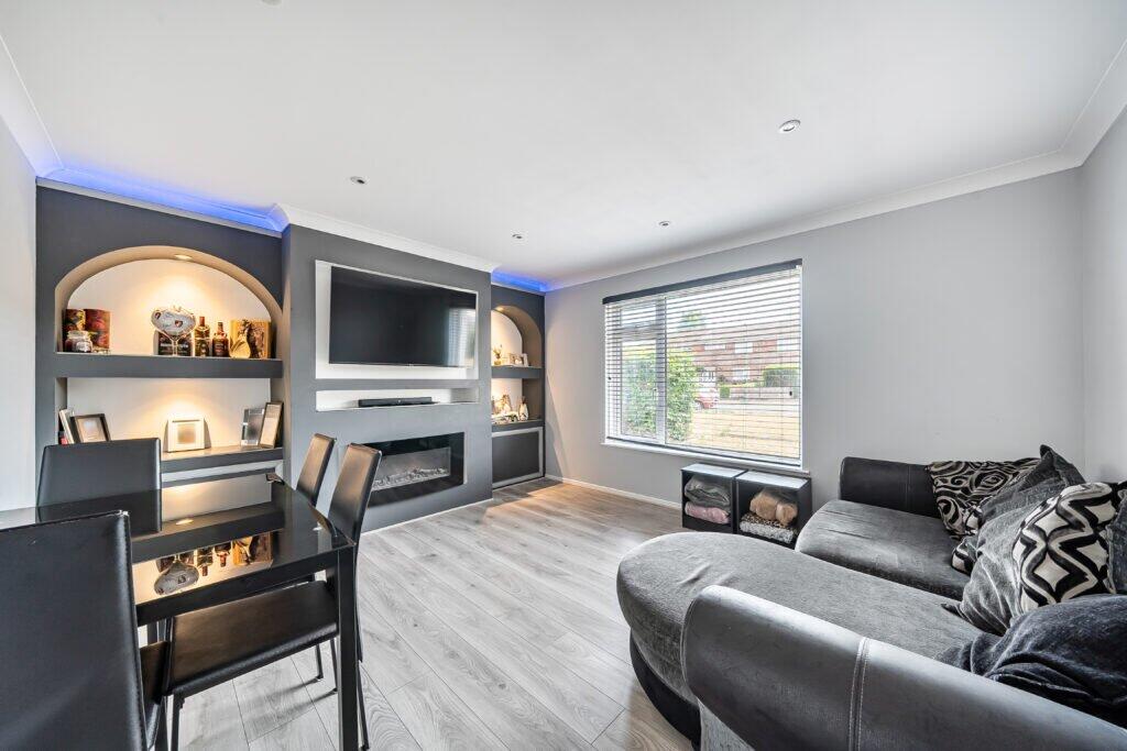 Russel Road, Bournemouth, BH10 photo 2