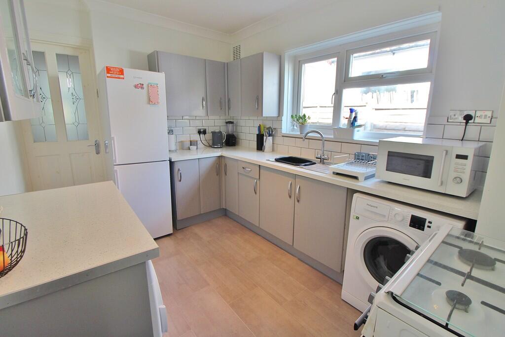Manor Park Avenue, Copnor photo 3
