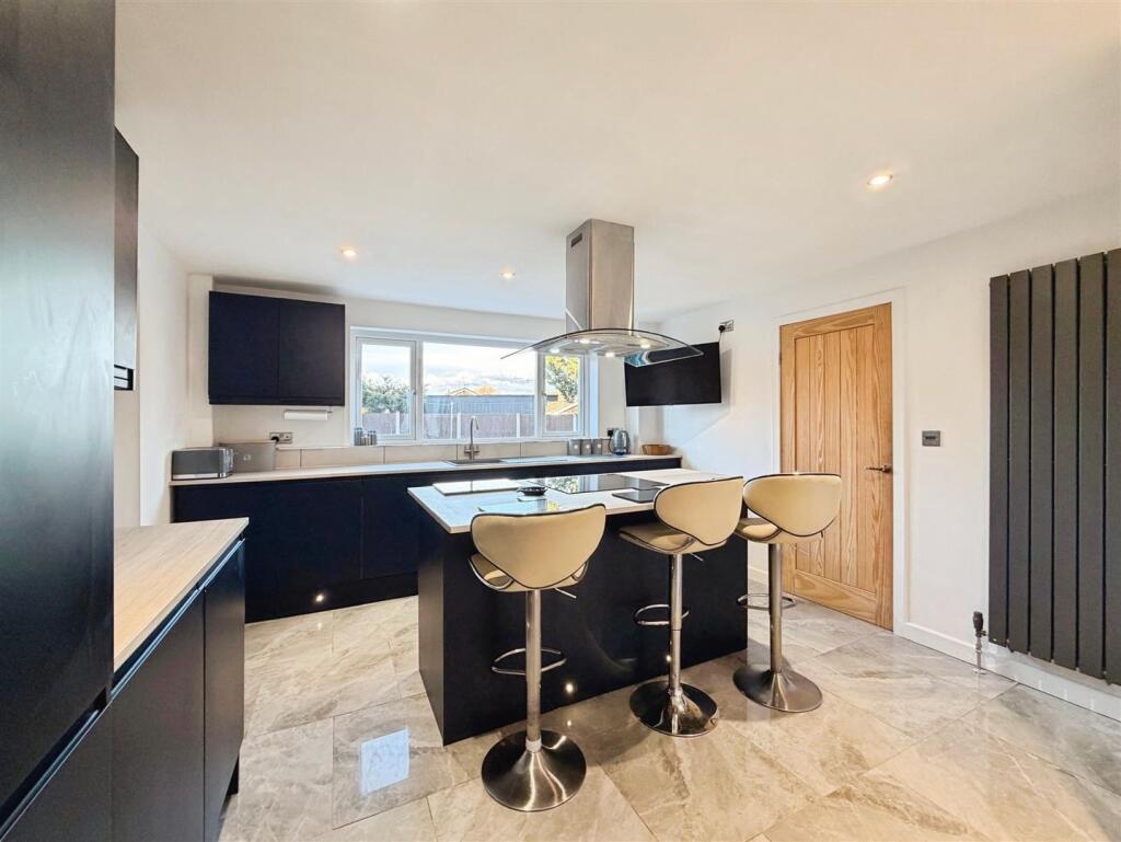 Windsor Road, Carlton-In-Lindrick, Worksop photo 4