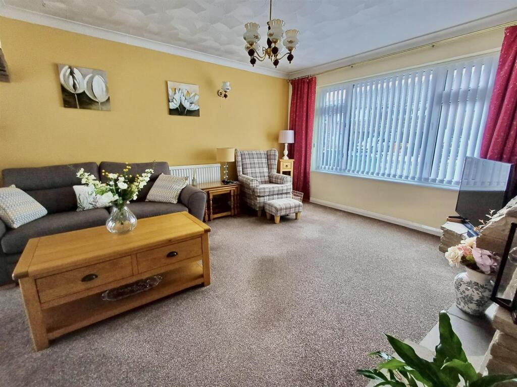 House in Peacehaven - More