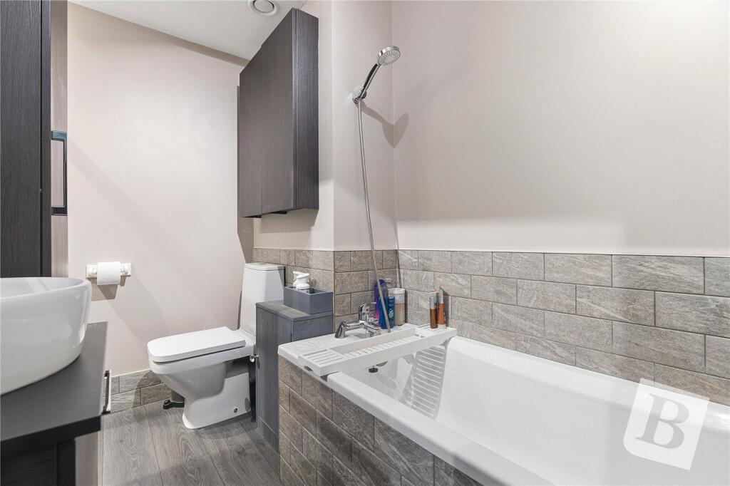 House in London - View 5