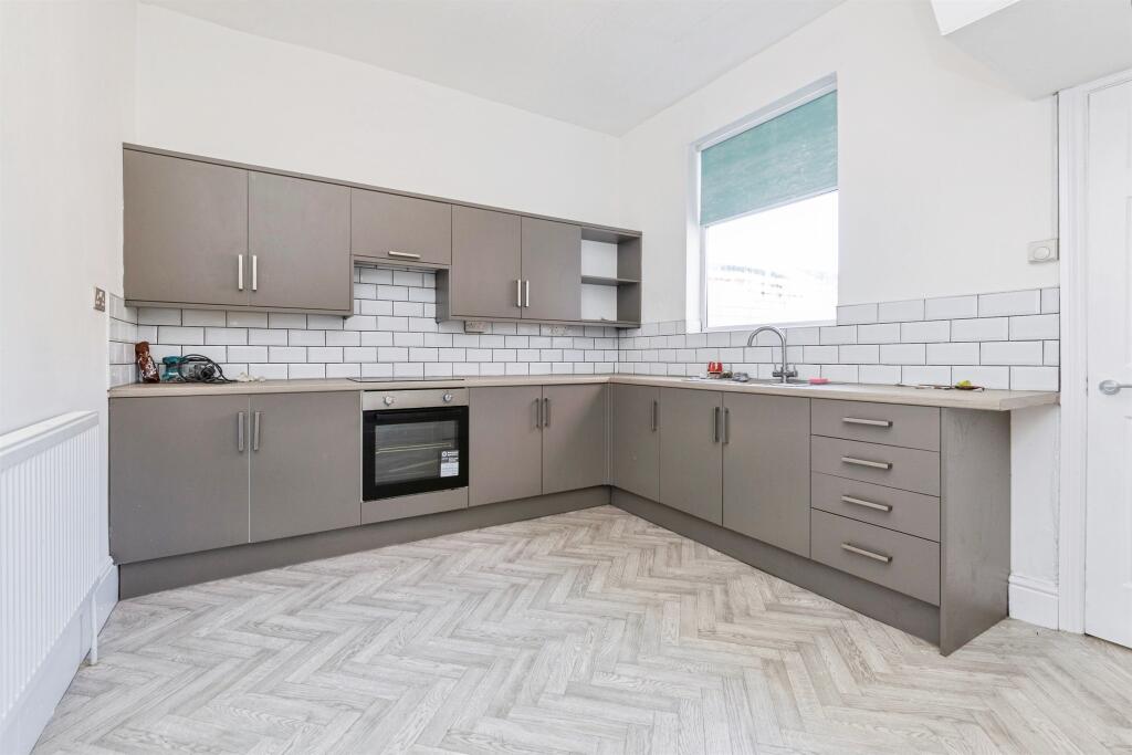 House in Stockton-on-Tees - More