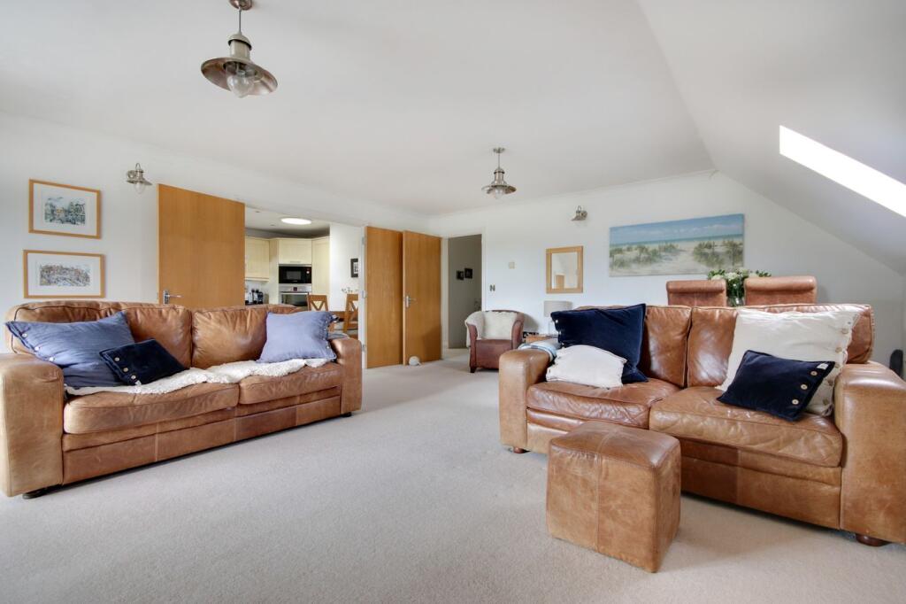 Apartment in Lymington - View 5