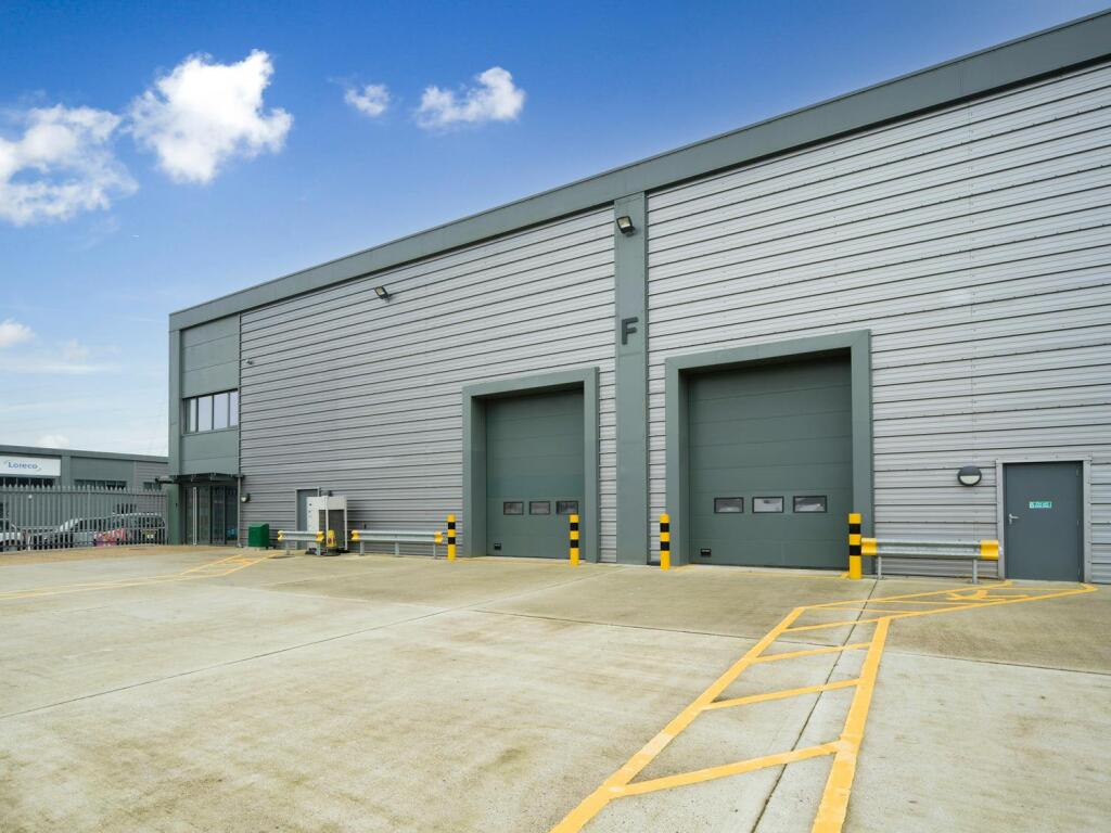 UK-TottenhamCP-UnitF-Externals-Mar26-03_medium.jpg
