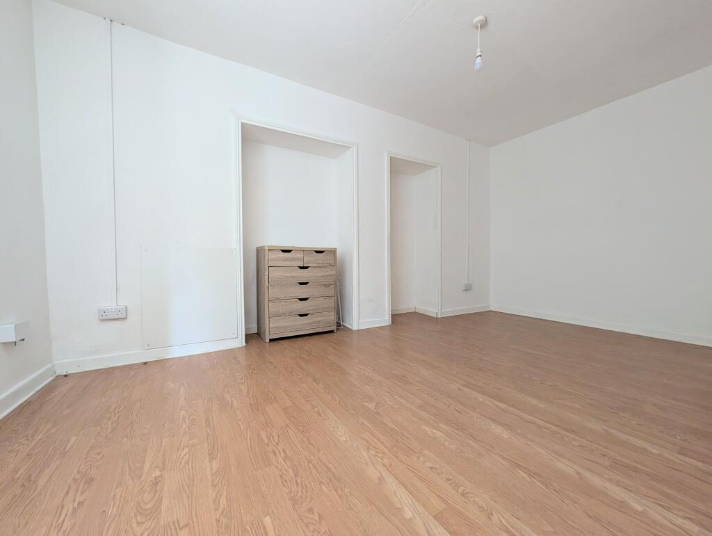 House in Gloucester - View 3
