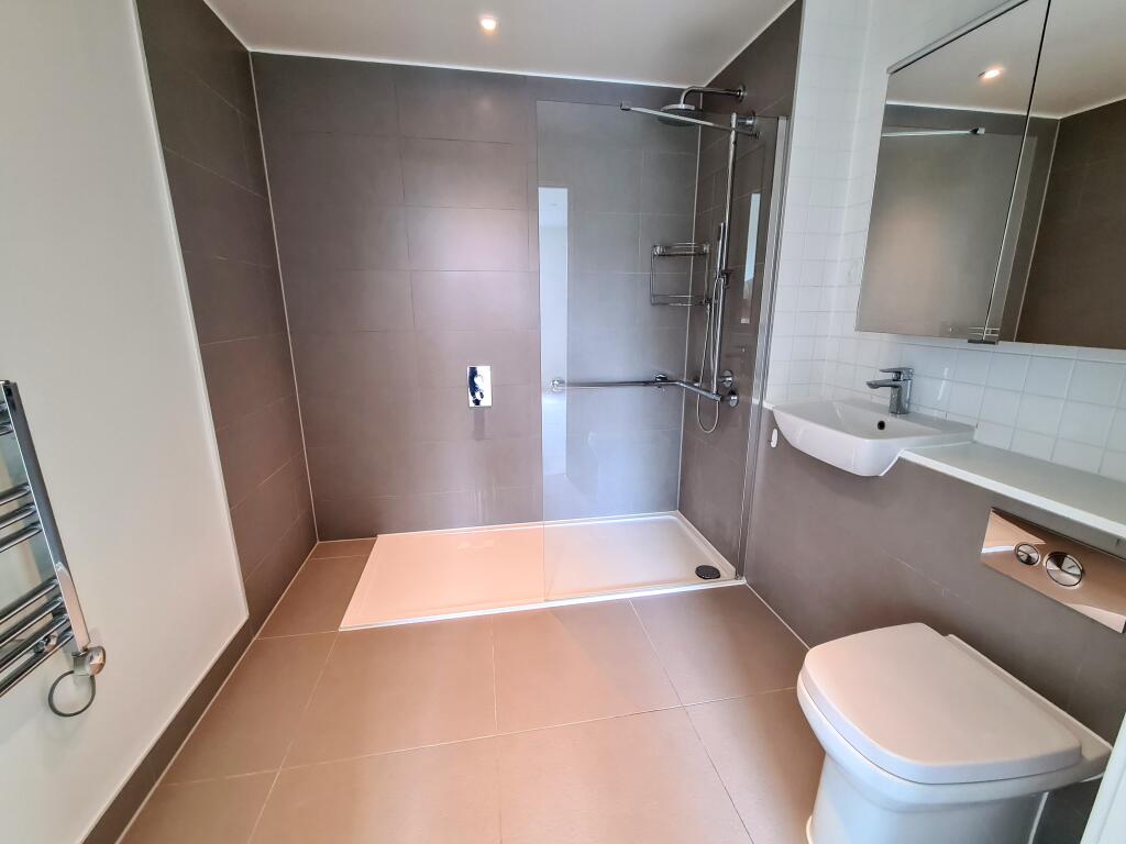 Apartment in Guildford - More