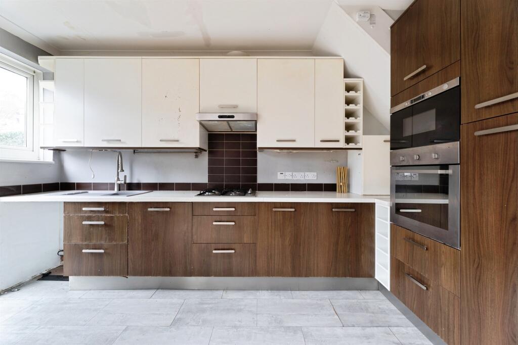 House in Barking, Thames View - View 3