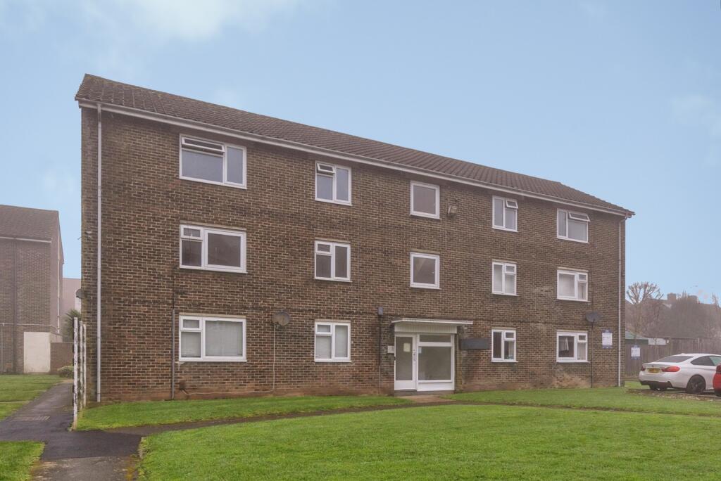 Main image of property: Crombie Close, Waterlooville, Hampshire, PO8