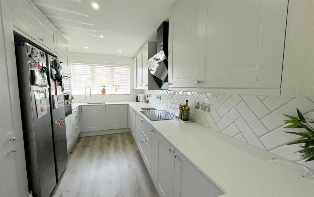Glenville Road, Walkford, Christchurch, Dorset, BH23 photo 4