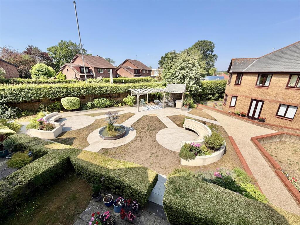 Apartment in Upton, Lytchett Minster and Upton - View 2