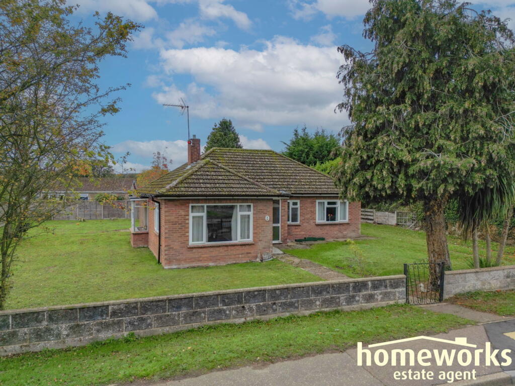 3-bed detached on Hale Road, Necton, Swaffham, PE37 8EY, £200,000