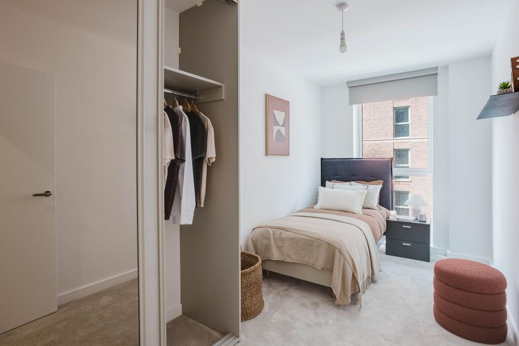Apartment in Slough - View 3