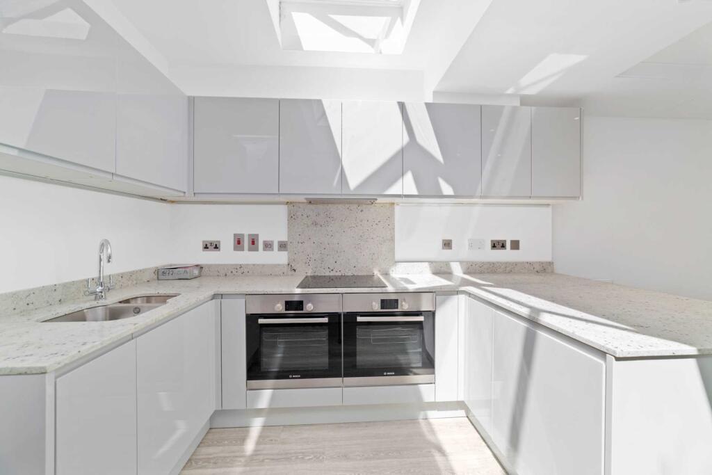Apartment in London - More