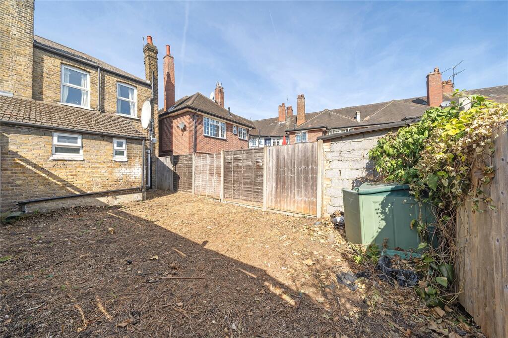 House in London - View 3