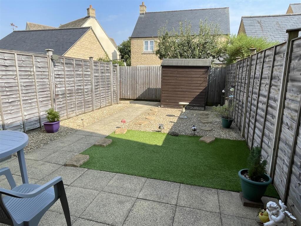 House in Gloucester - View 4