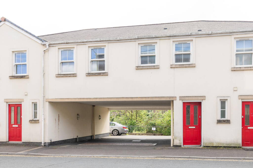 Main image of property: 32a Cardiff Road,  Taffs Well, CF15