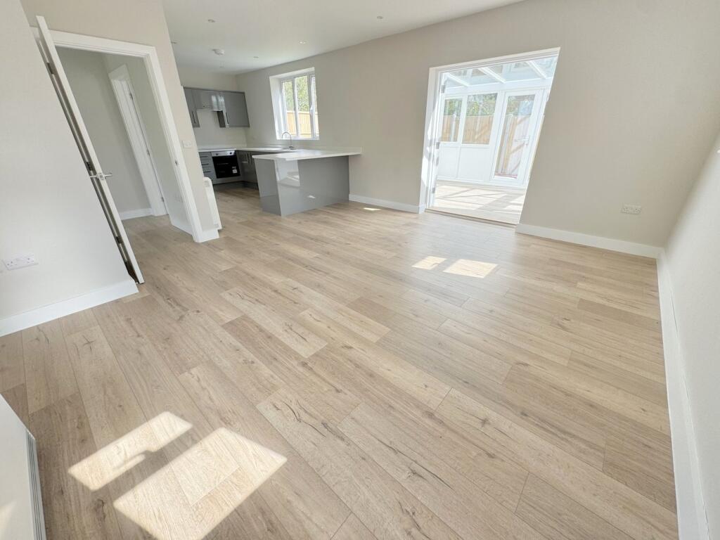 The Crossways, Upton , Poole, BH16 photo 3
