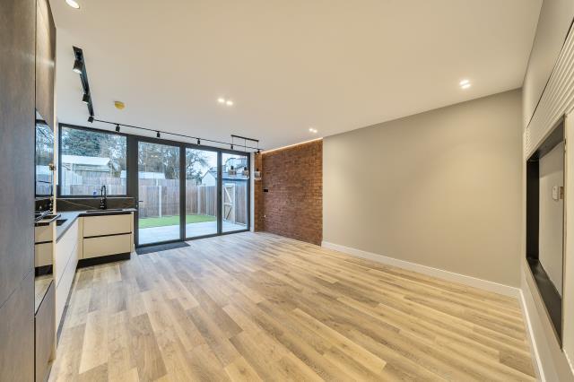 Apartment in London, Oakleigh Park, Whetstone - View 5