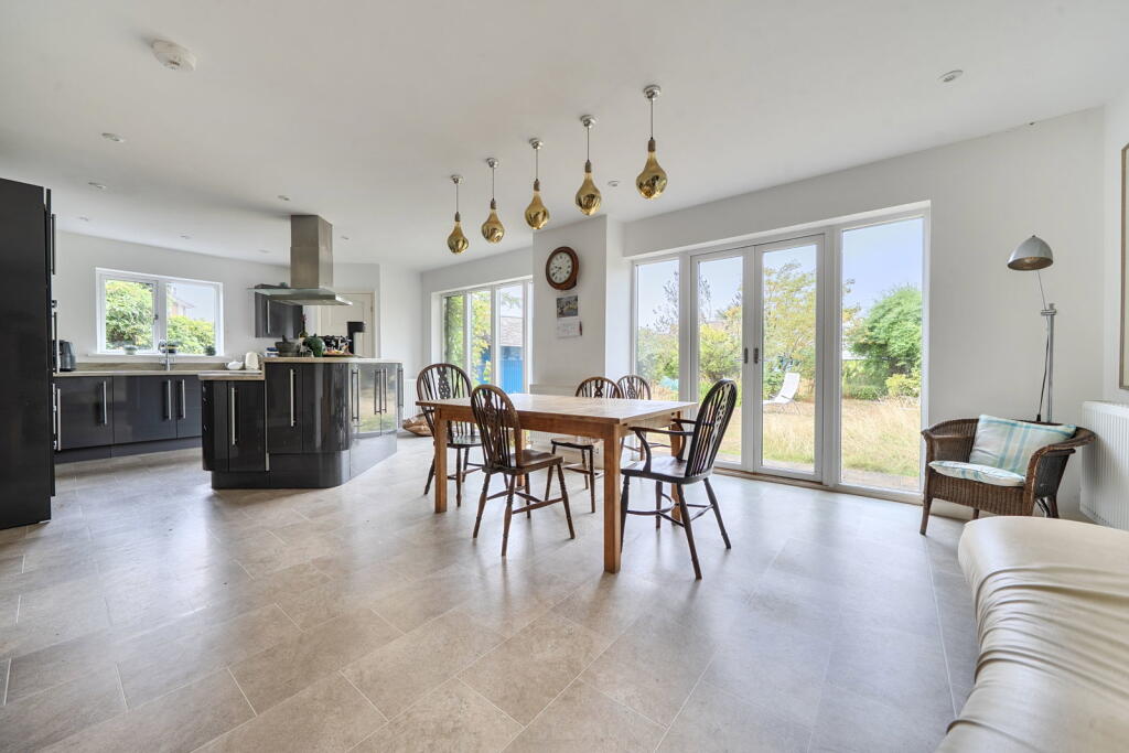 House in Leicester, Cottesmore - More