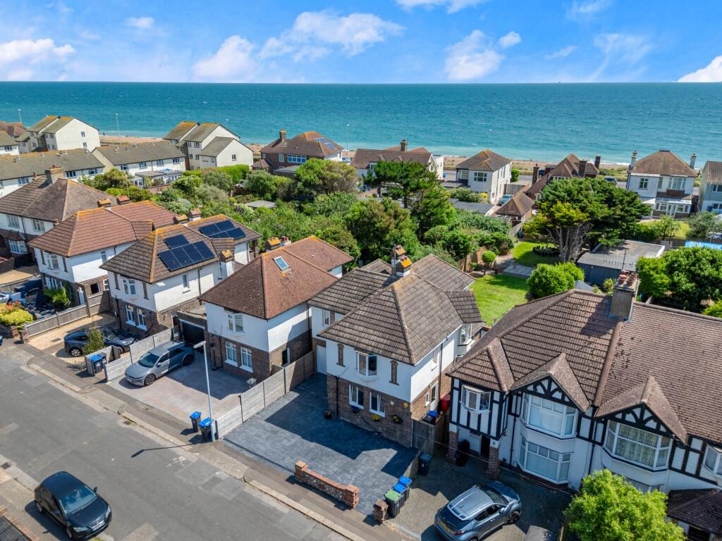 Main image of property: Malvern Close, Worthing, BN11
