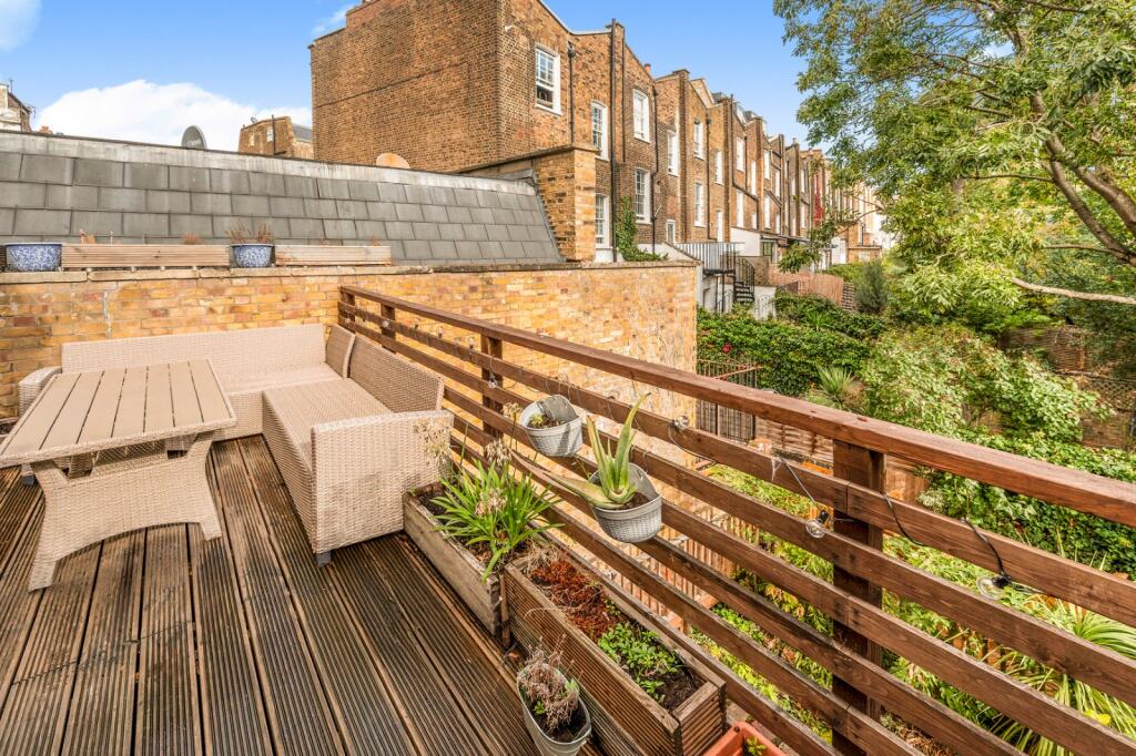 Apartment in London - View 3