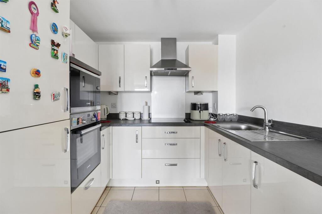 Apartment in London - View 3