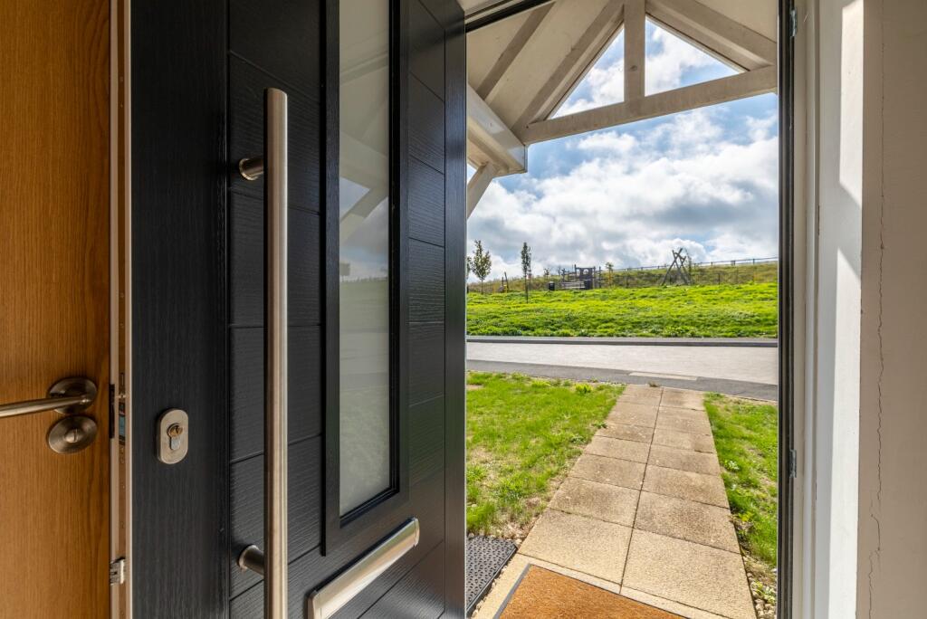 Godwin Close, Wells photo 4