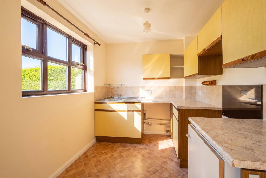 Pembroke Way, Hall Green photo 5